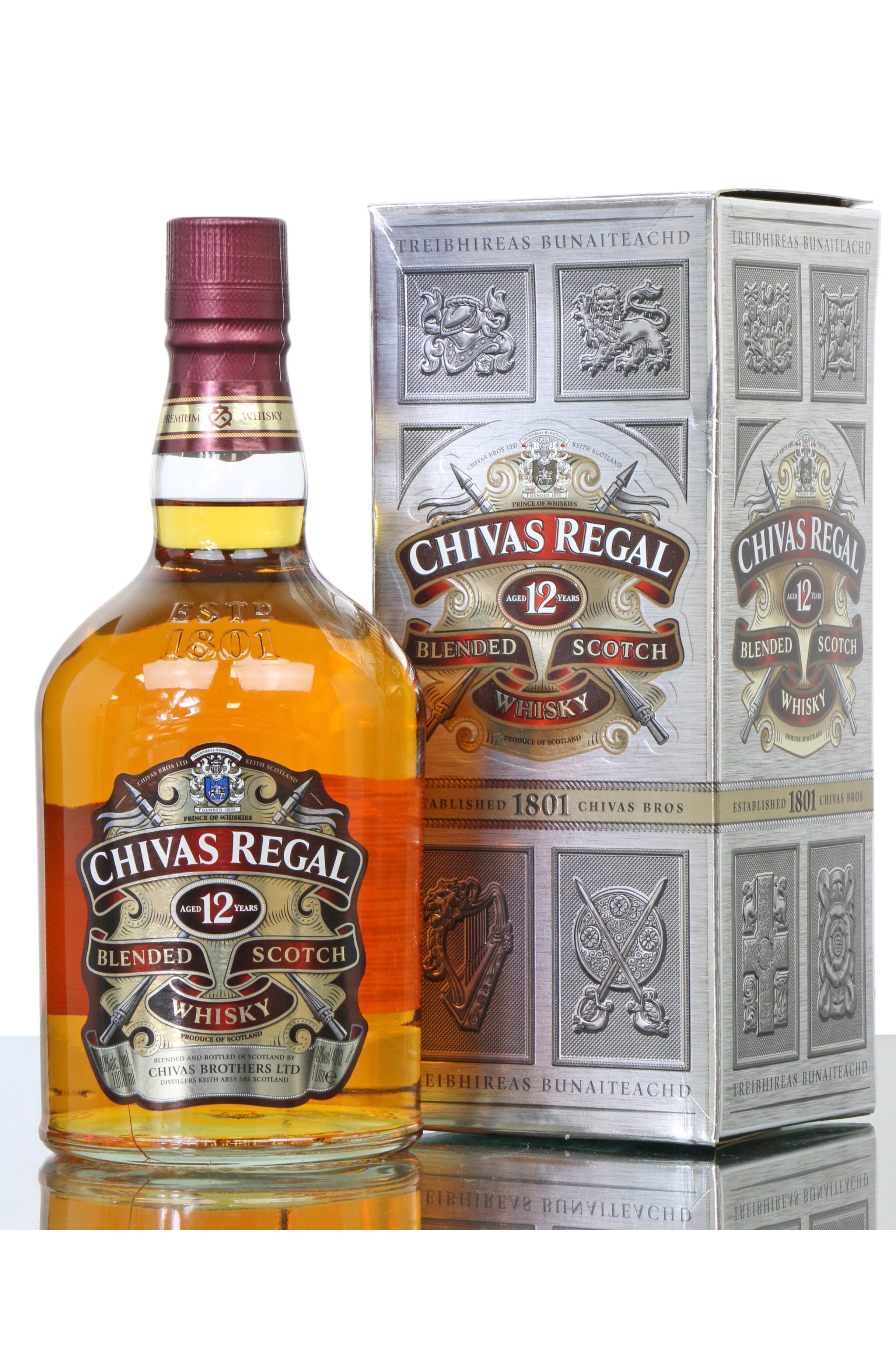 Chivas regal 0.7 цена. Виски Чивас Ригал 12. Виски «Chivas Regal» 12 years old. Chivas Regal 12 Blended Scotch. Chivas Regal 12 1л.