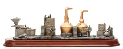 Rowen Ornament Set With Stand