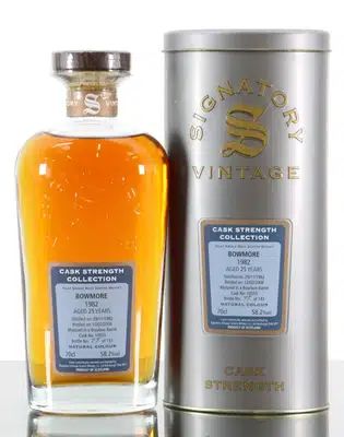 Bowmore 25 Years Old 1982 Signatory Vintage Cask Strength Collection Cask No10555