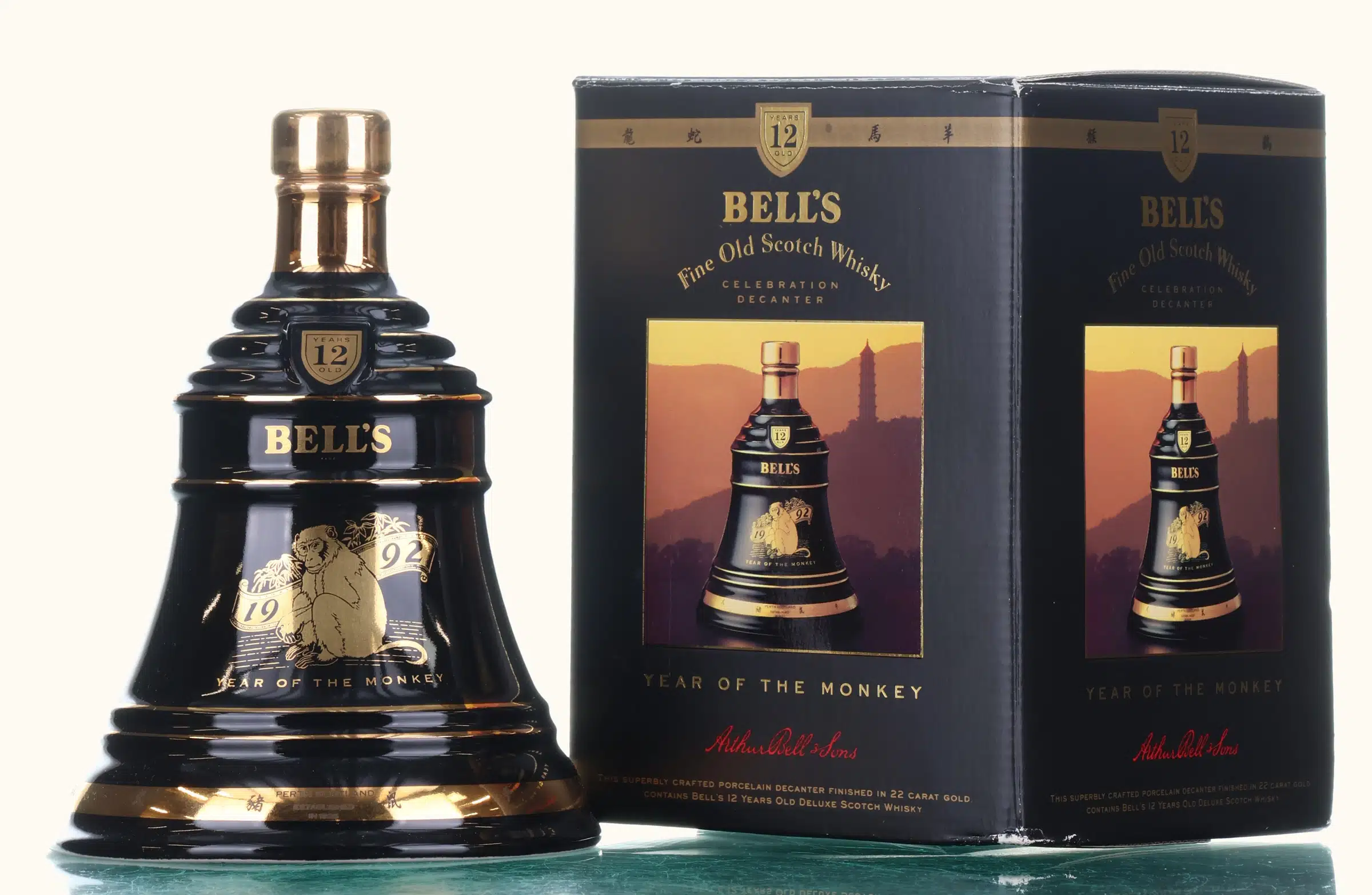Bell's Year of the Monkey Celebration Decanter 12 Year Old, 1992, 43% whisky bottle