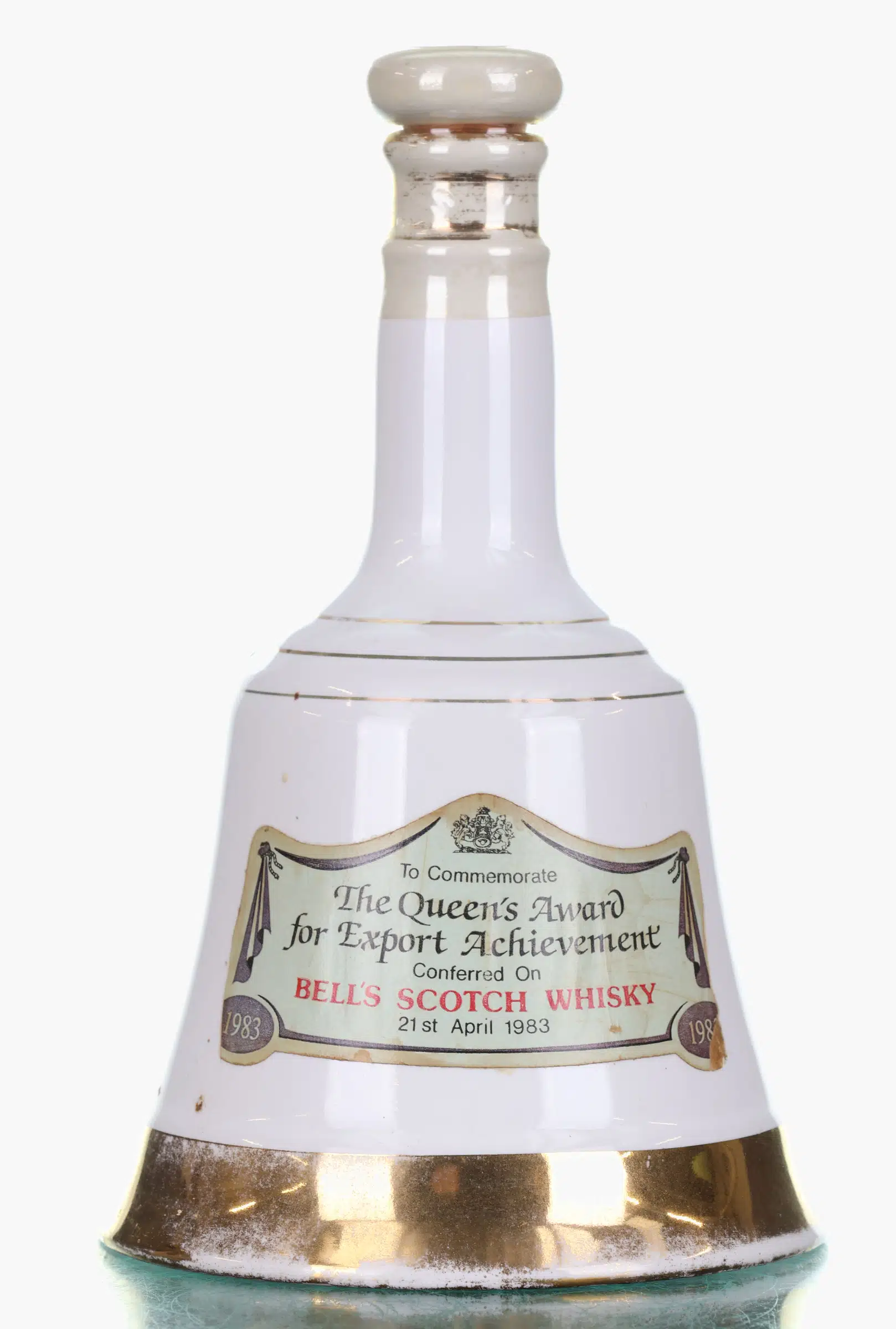 Bell's Decanter The Queen's Award for Export Achievement 1983, 1983, 40% whisky bottle