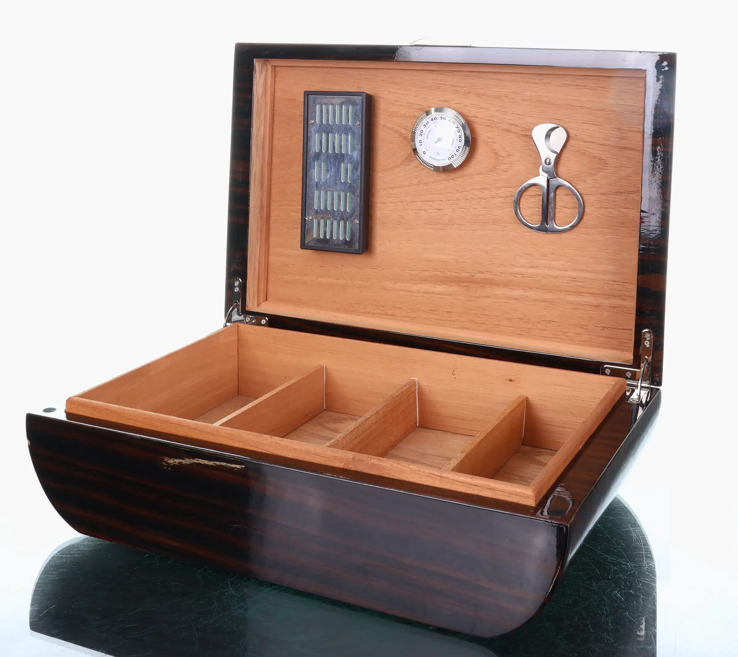 Dalmore Humidor Ebony Wood Lacqueur Finish whisky bottle