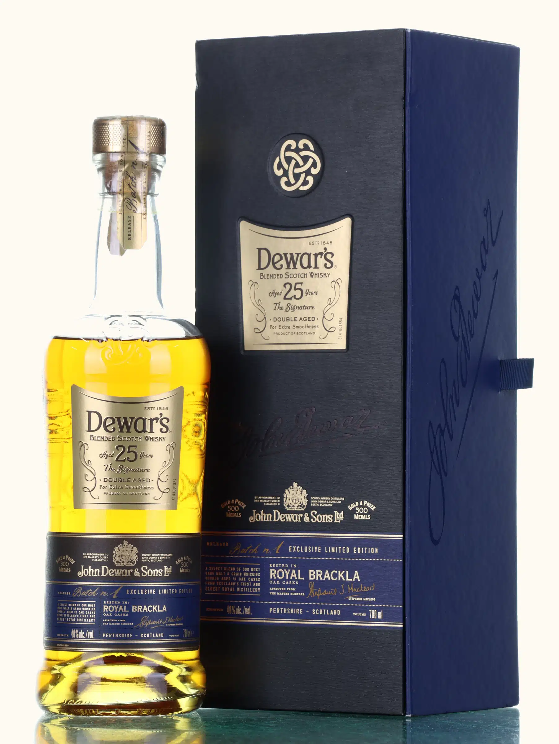Dewar's The Signature 25 Year Old, Oak Cask, 2019, 40% whisky bottle