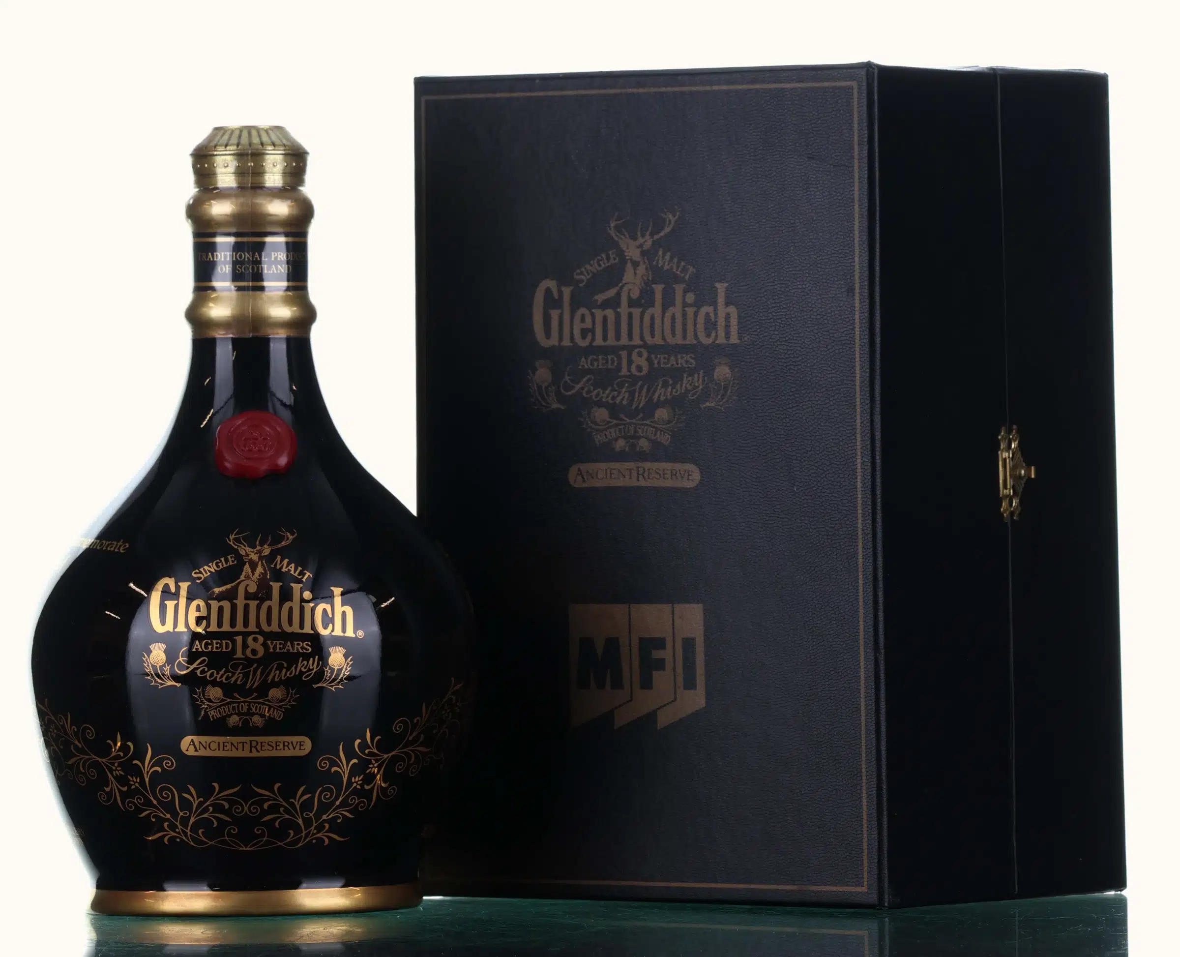 Glenfiddich Ancient Reserve Black Decanter 18 Year Old, Bourbon & Sherry Cask, 43% whisky bottle